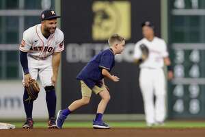 Watch 6-year-old Oliver try to 'steal' second base at Astros game
