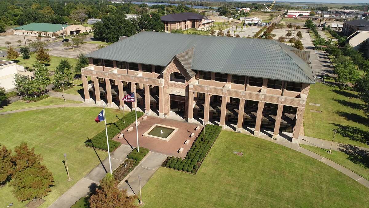 Lamar State College Orange Student Center