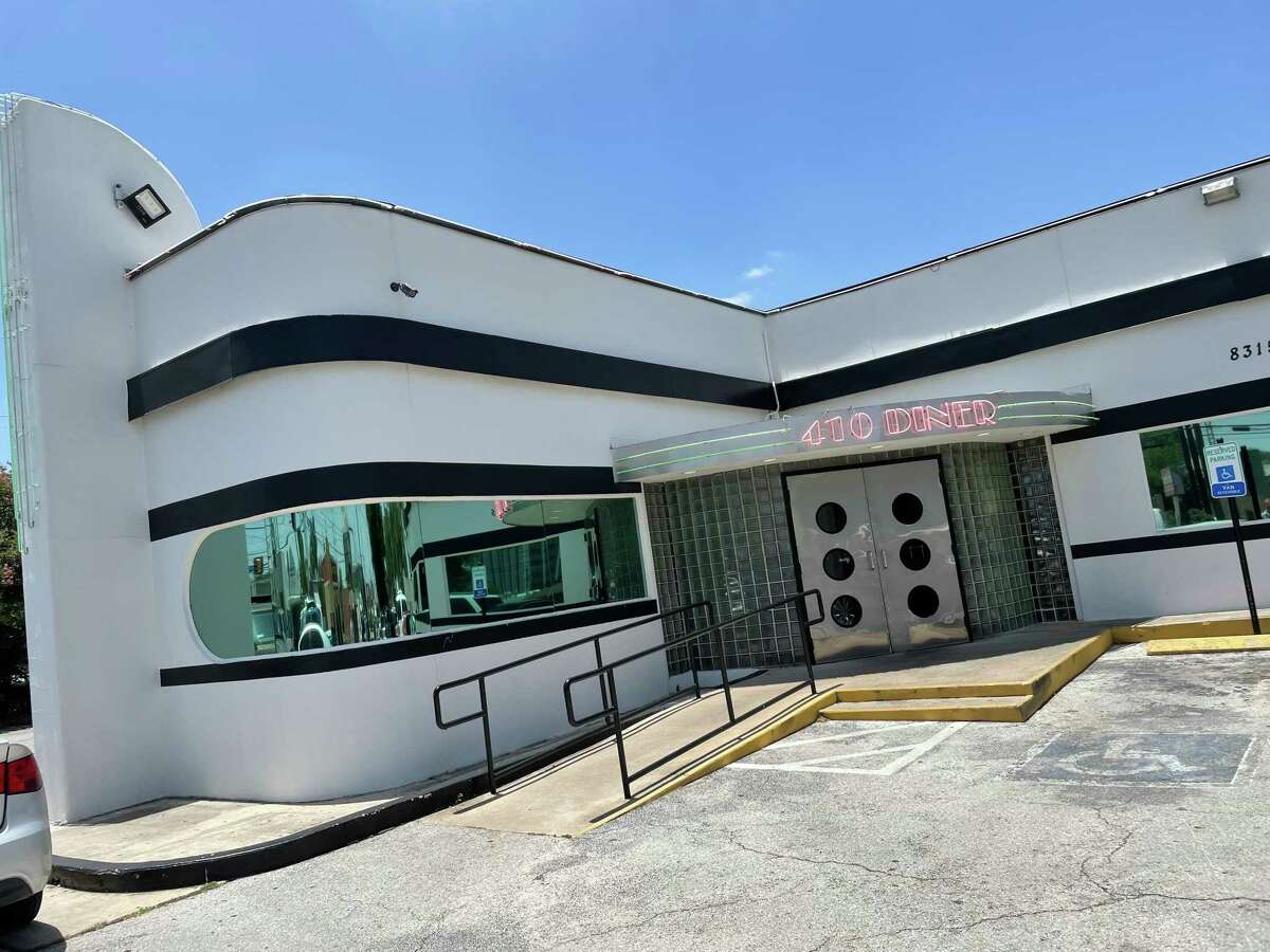 1950sthemed 410 Diner a ‘Heartbreak Hotel’ for sandwich lovers