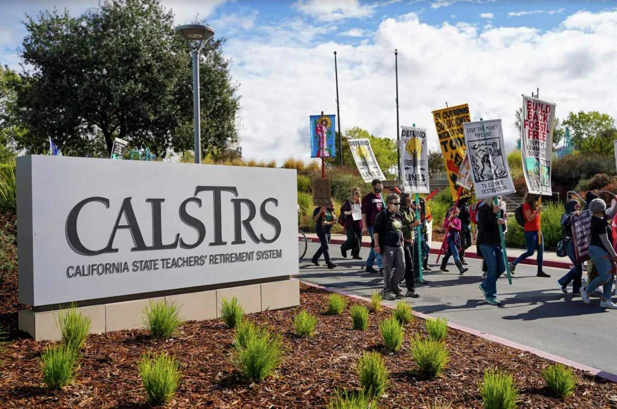 Last October, Fossil Free California held a rally supporting a bill that would require the state’s pension systems, including the California State Teachers' Retirement System, to divest from the fossil fuel industry.