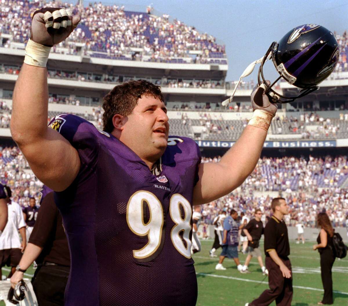 Only a few players in the Baltimore Ravens’ 26-year history exemplified toughness better than Tony Siragusa. At the same time, he became a voice for a team in search of leadership, columnist Mike Preston writes. (Lloyd Fox/Baltimore Sun/TNS)