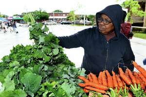 New Haven’s Dixwell ‘Q’ House farmers market opens for new season