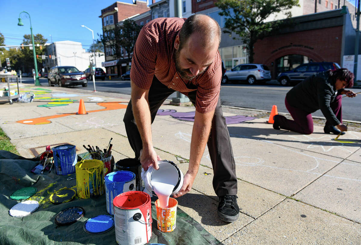 Springfield Art Association again is giving people a chance Saturday to Paint the Street.