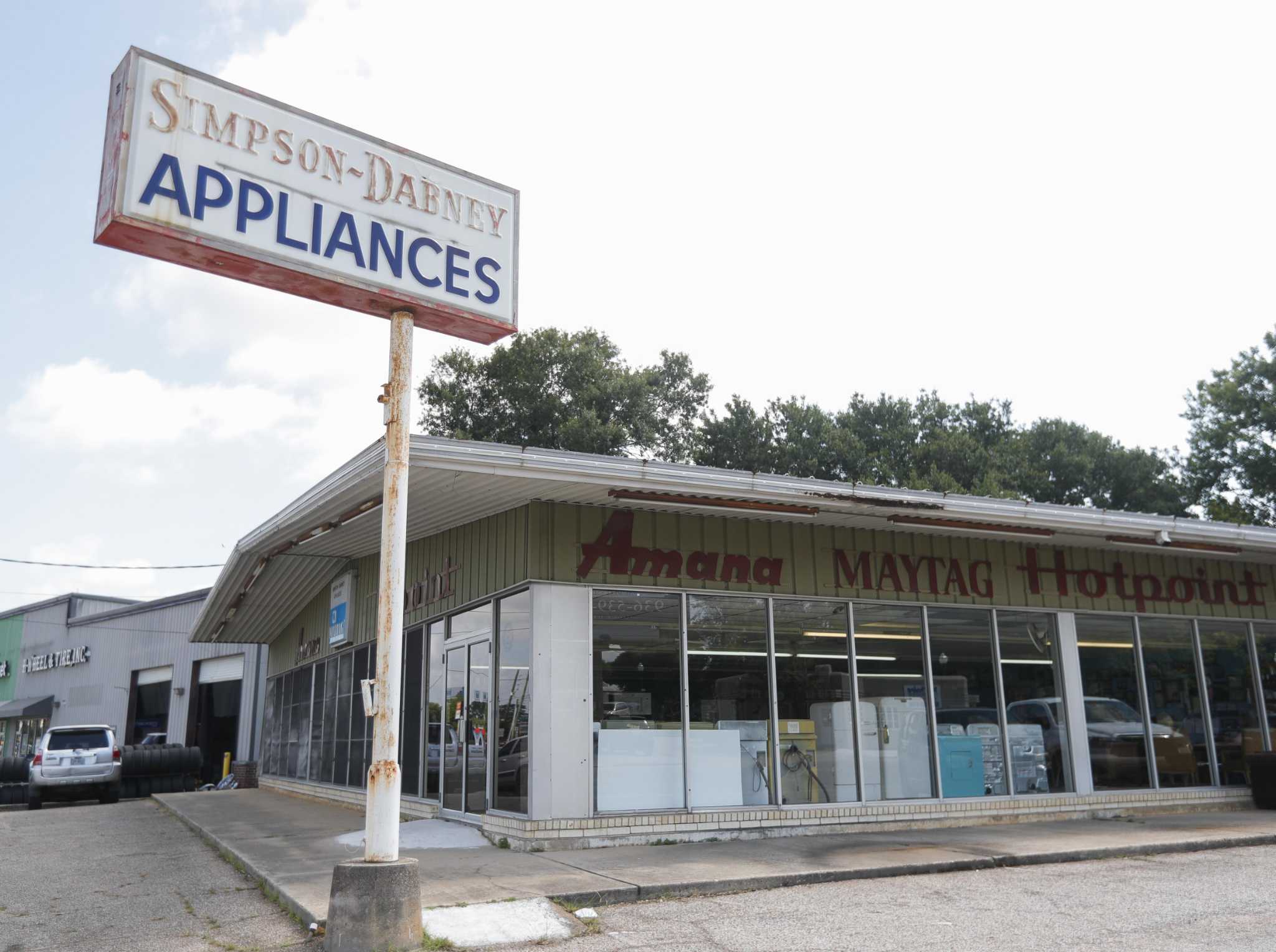 Conroe to purchase former appliance store building