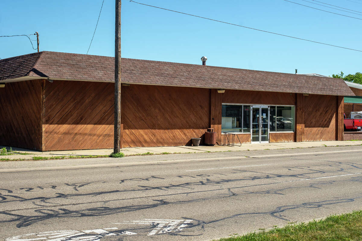 Sid's Party Store sits at 810 Ashman St. on June 23, 2022.