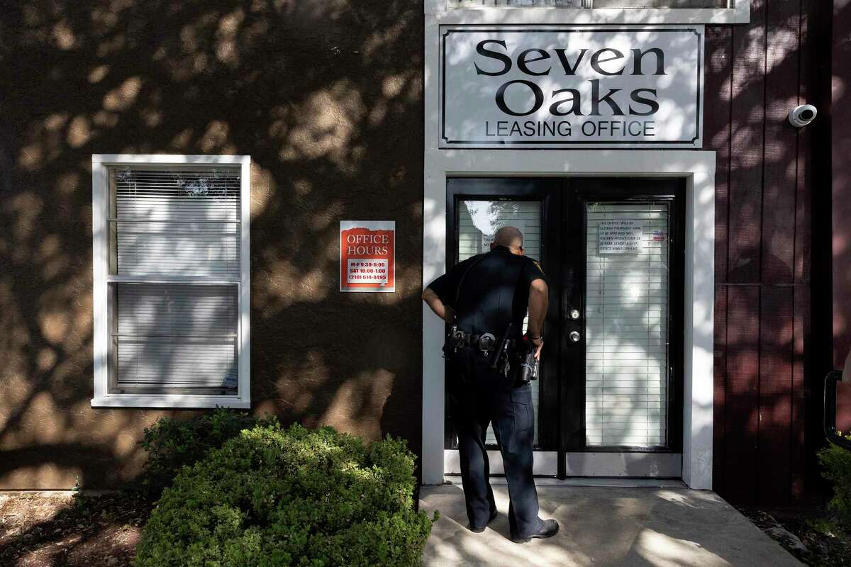 Seven Oaks Apartments residents push back against management