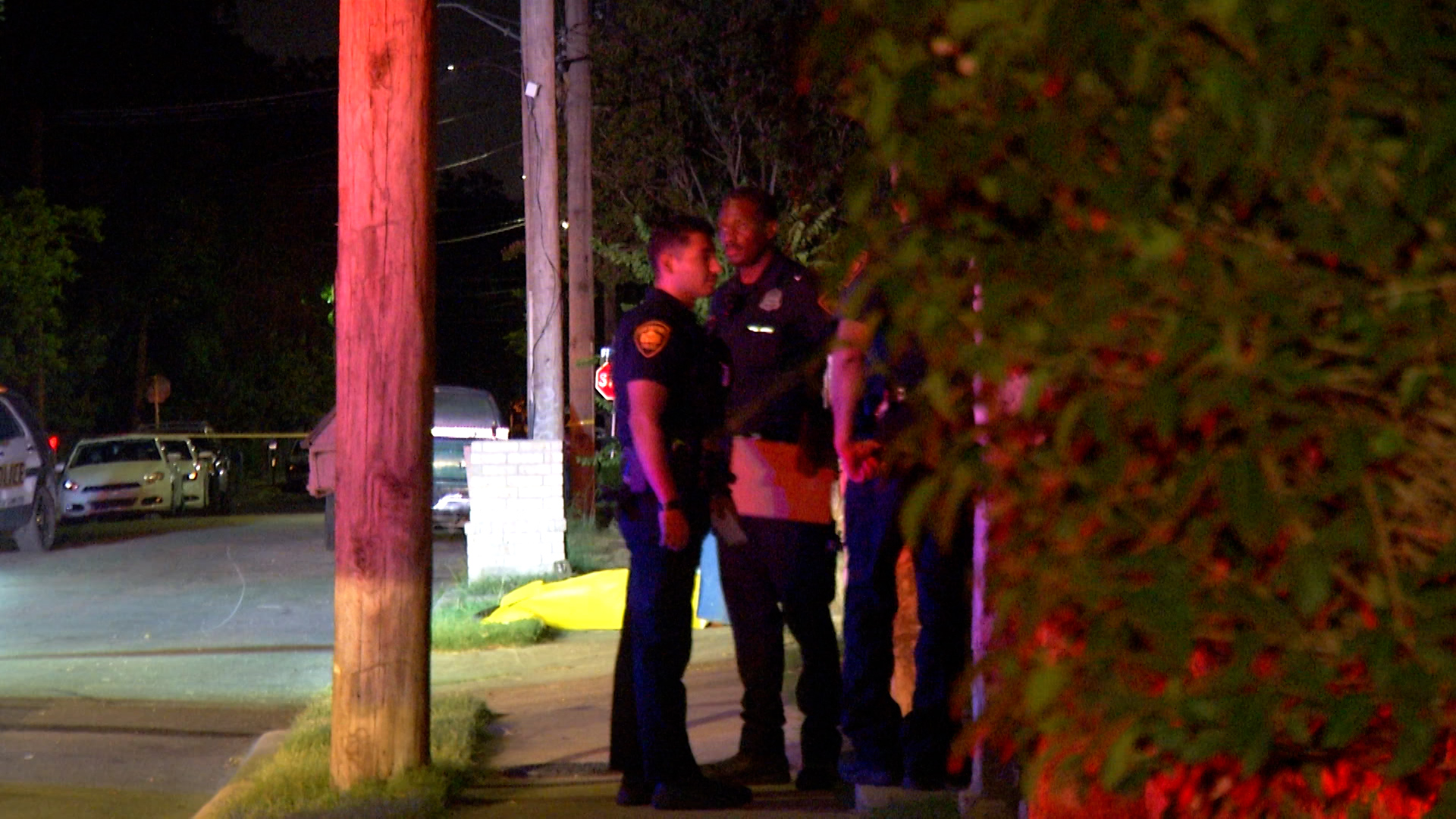 SAPD find a man shot to death in a West Side neighborhood