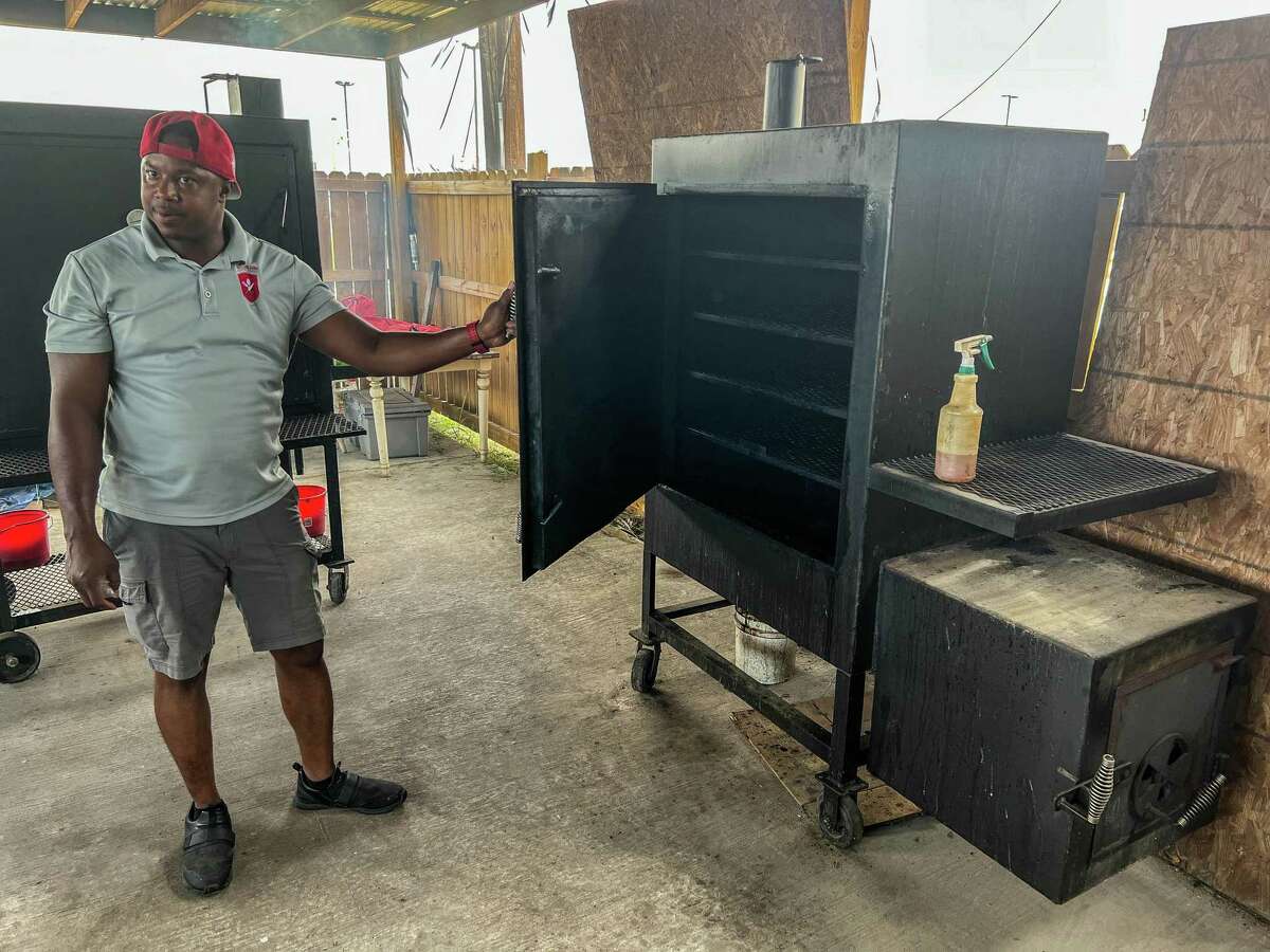 Owner/pitmaster Alphonse Domeaux III at The Link Link in Beaumont