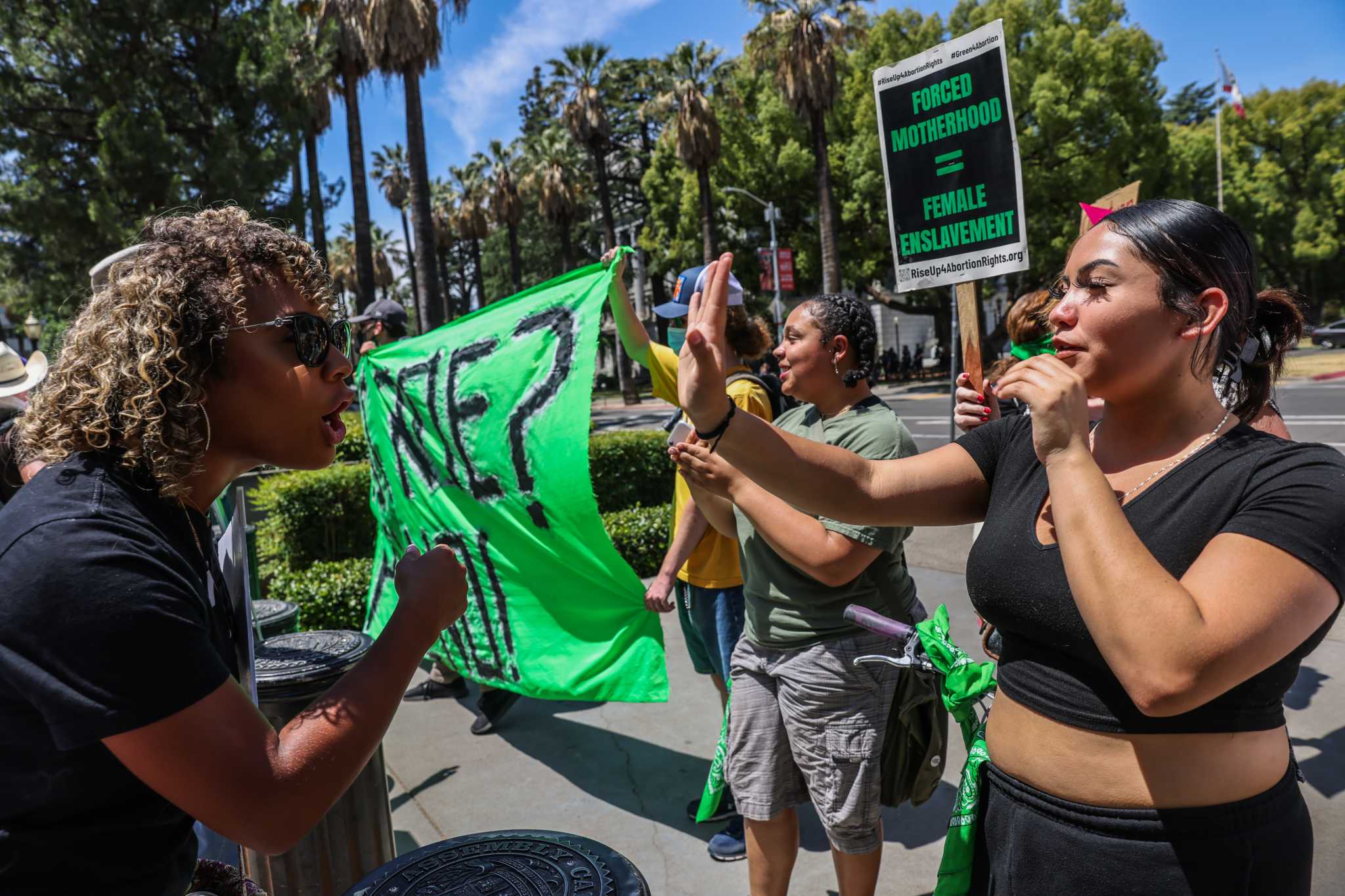 Roe v. Wade overturned: Reactions from Californians over 'dark day' - Vimarsana News
