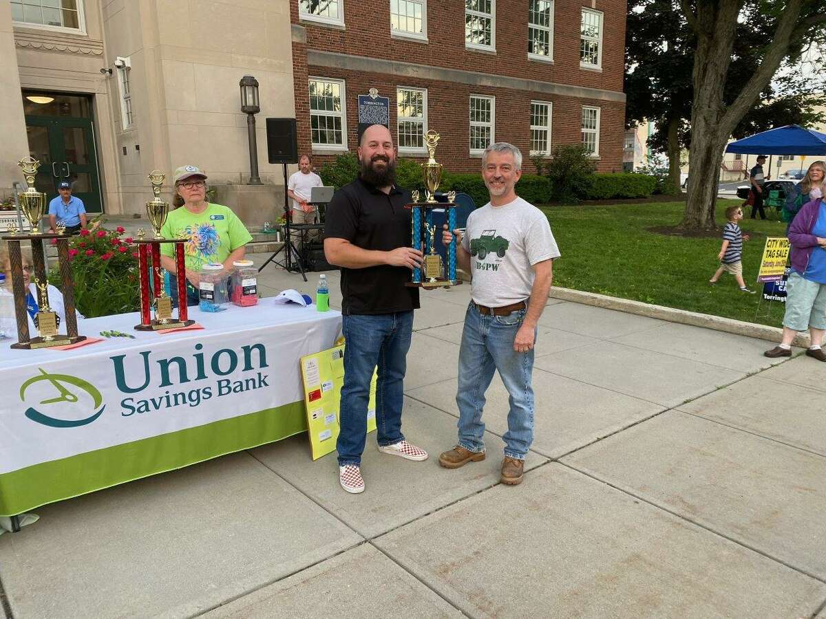Torrington Lions present awards at annual car show