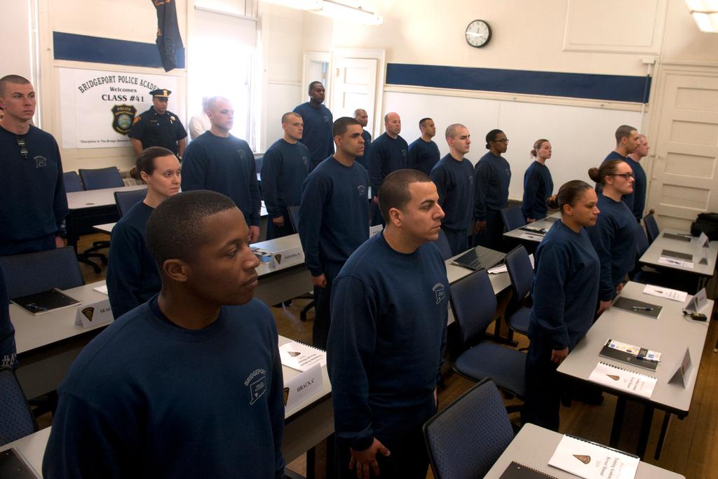 Bridgeport again recruiting police officers after low 2021 response - Vimarsana News
