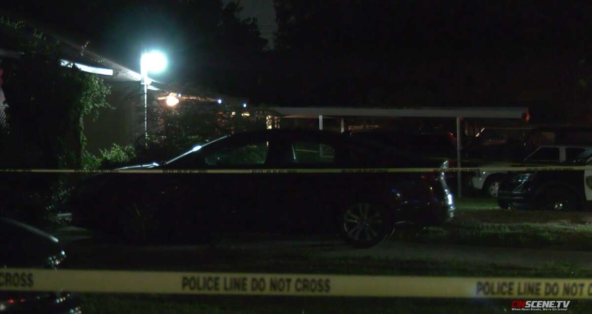 Houstoun police say 2 dead in shooting