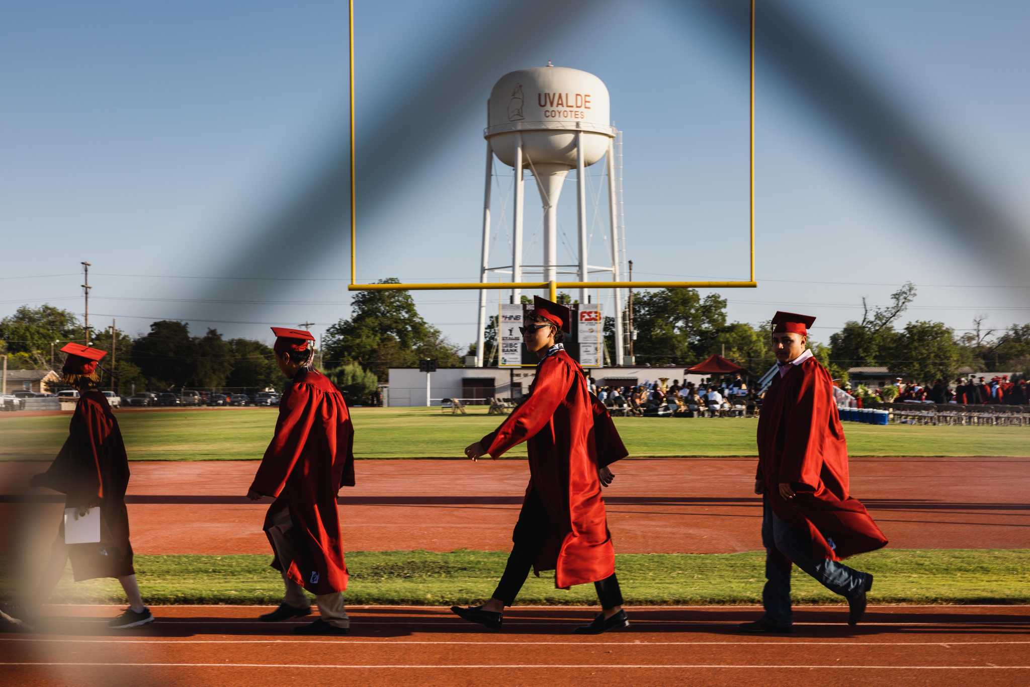 One month after Uvalde school shooting: A graduation ceremony steeped in loss, resiliency - Vimarsana News