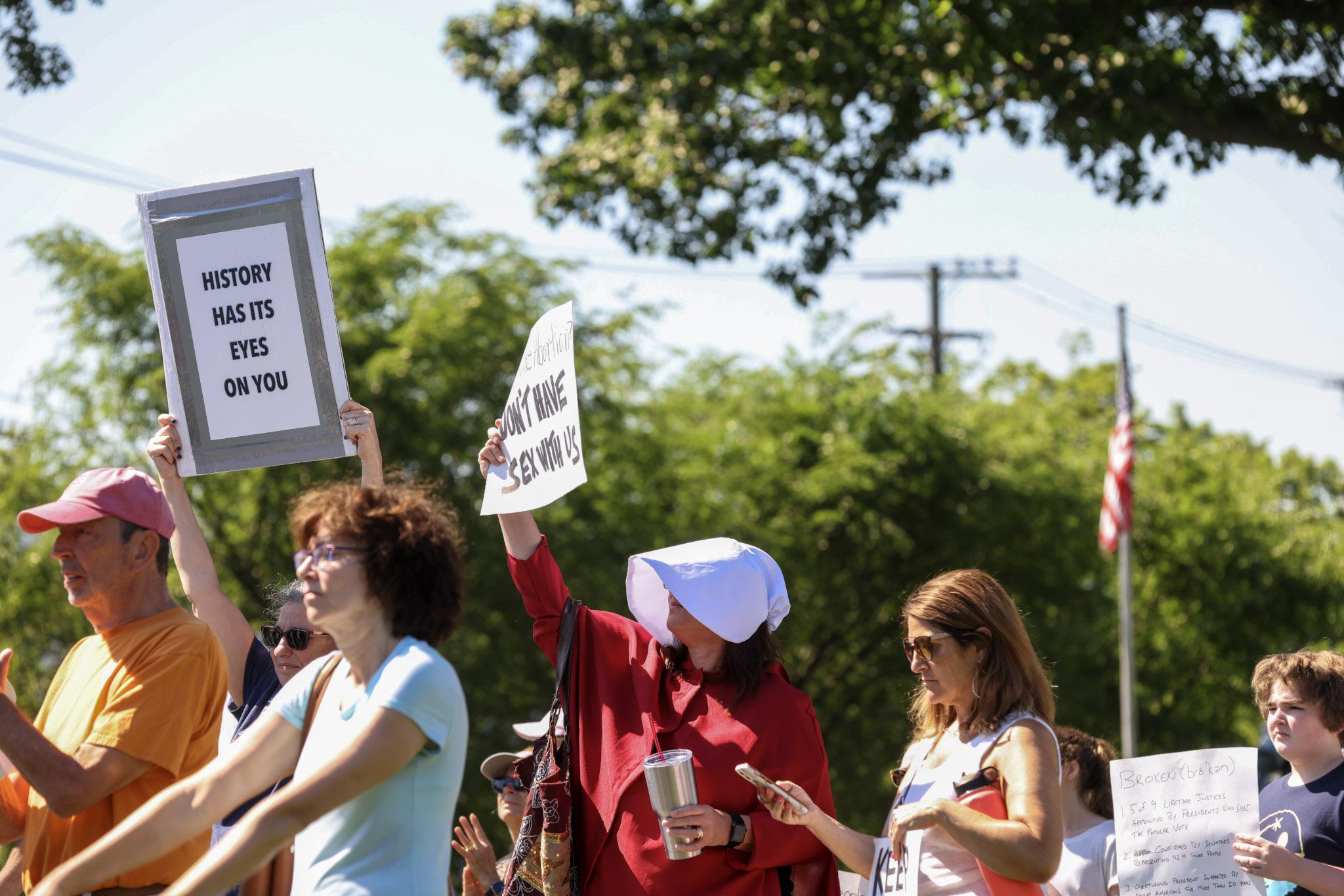 After Roe v. Wade ruling, dozens rally in Norwalk: 'Think you're safe in CT? No' - Vimarsana News