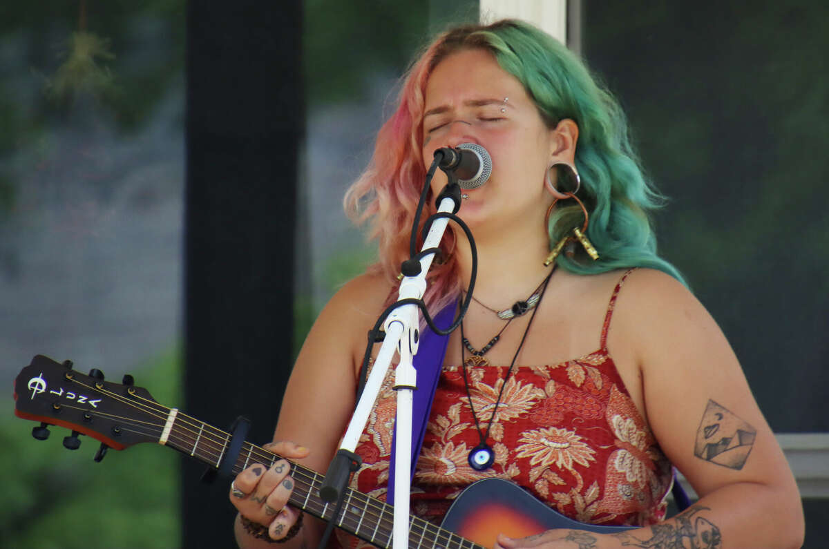 Huge crowds didn’t let the heat keep them from enjoying the sounds at Port Austin’s 2022 Porch Fest. Around 35 musical acts played at 24 venues through Port Austin on Saturday afternoon. 