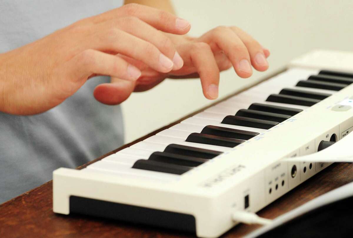 From Nintendo’s ‘Super Mario’ to ‘Final Fantasy,’ Norwalk orchestra performs music from video games