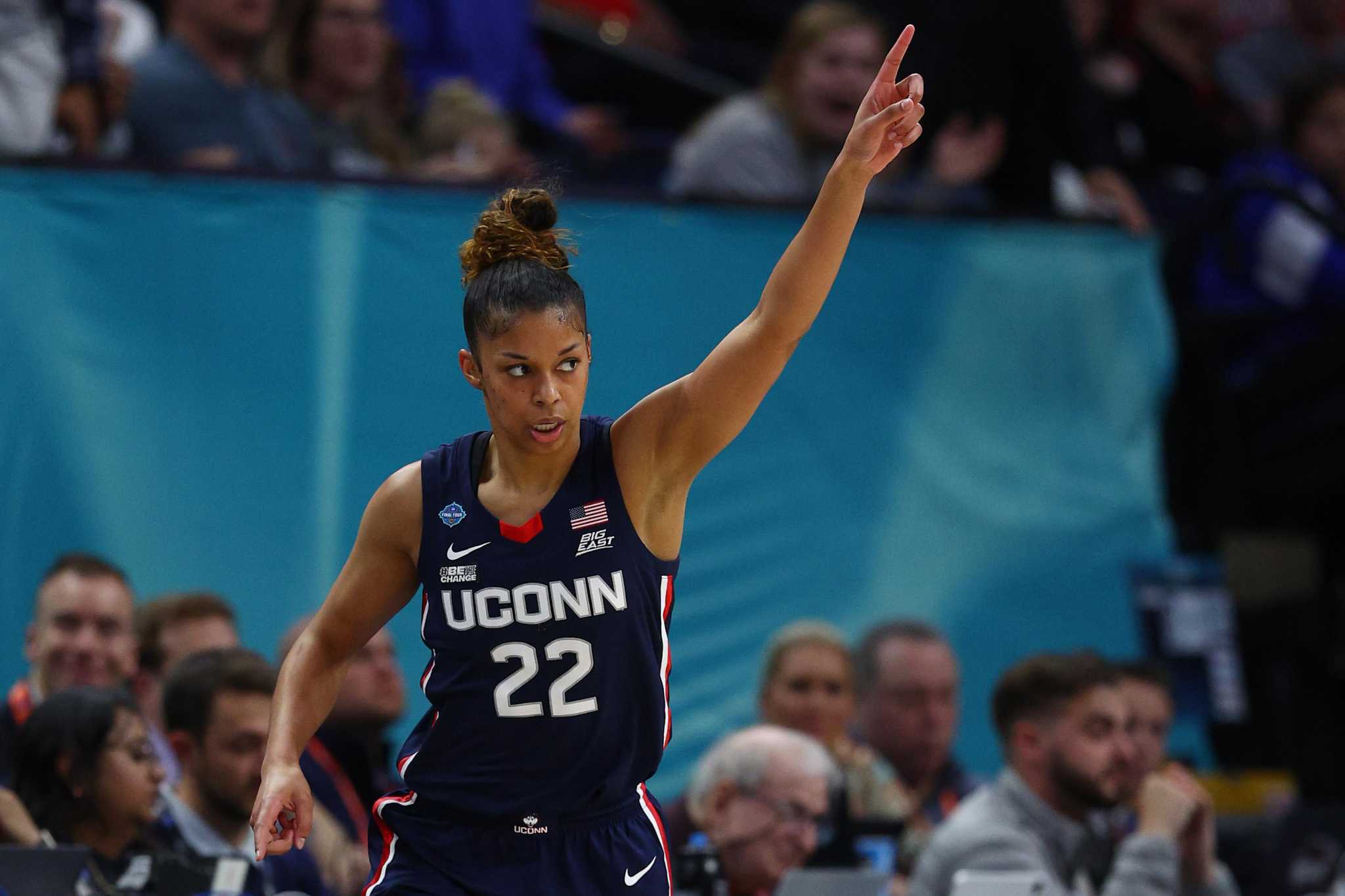 Former UConn star Evina Westbrook signs with Los Angeles Sparks