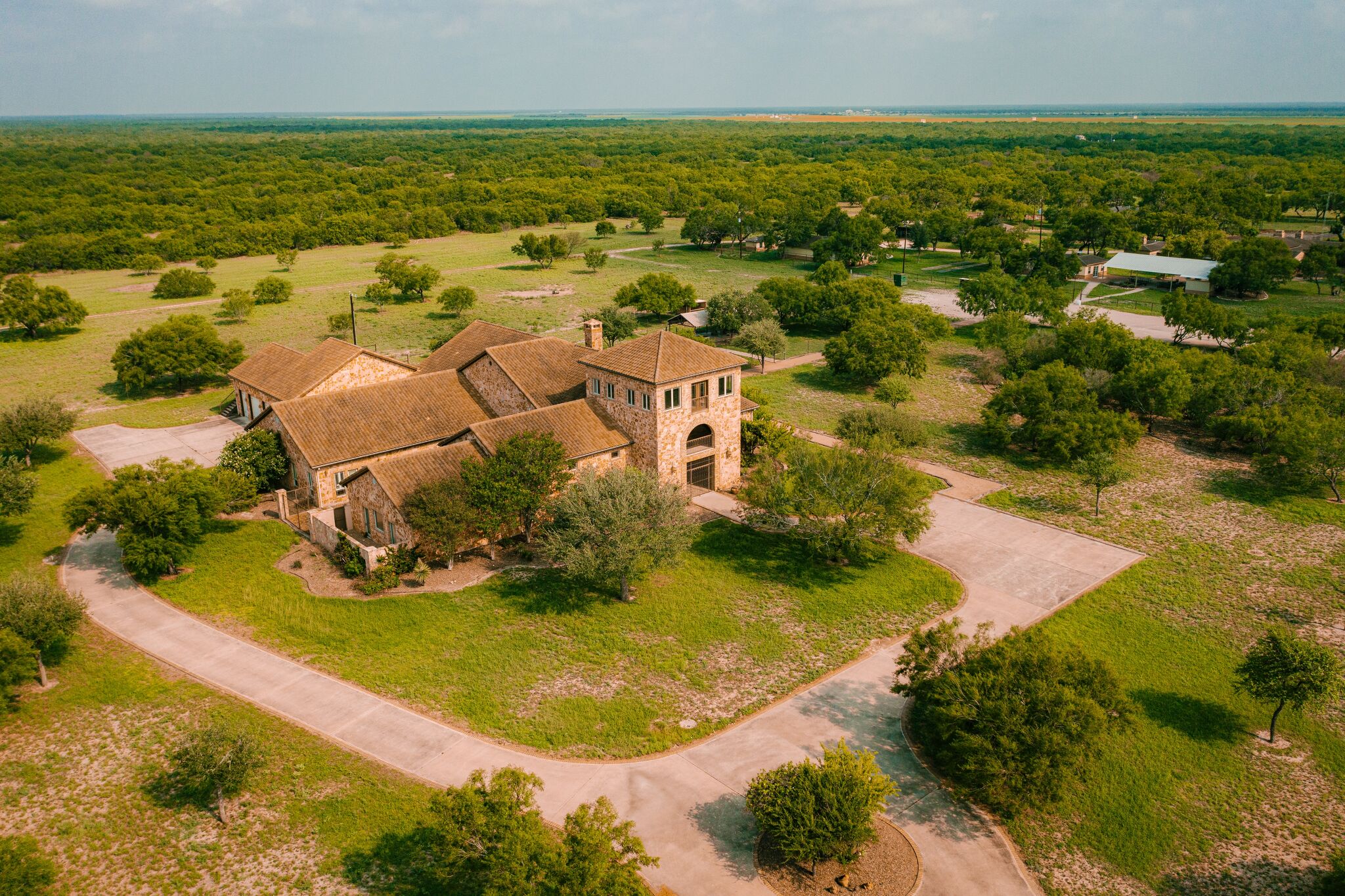Photos: $29M South Texas ranch has airplane hangar, landing strip and more - Vimarsana News