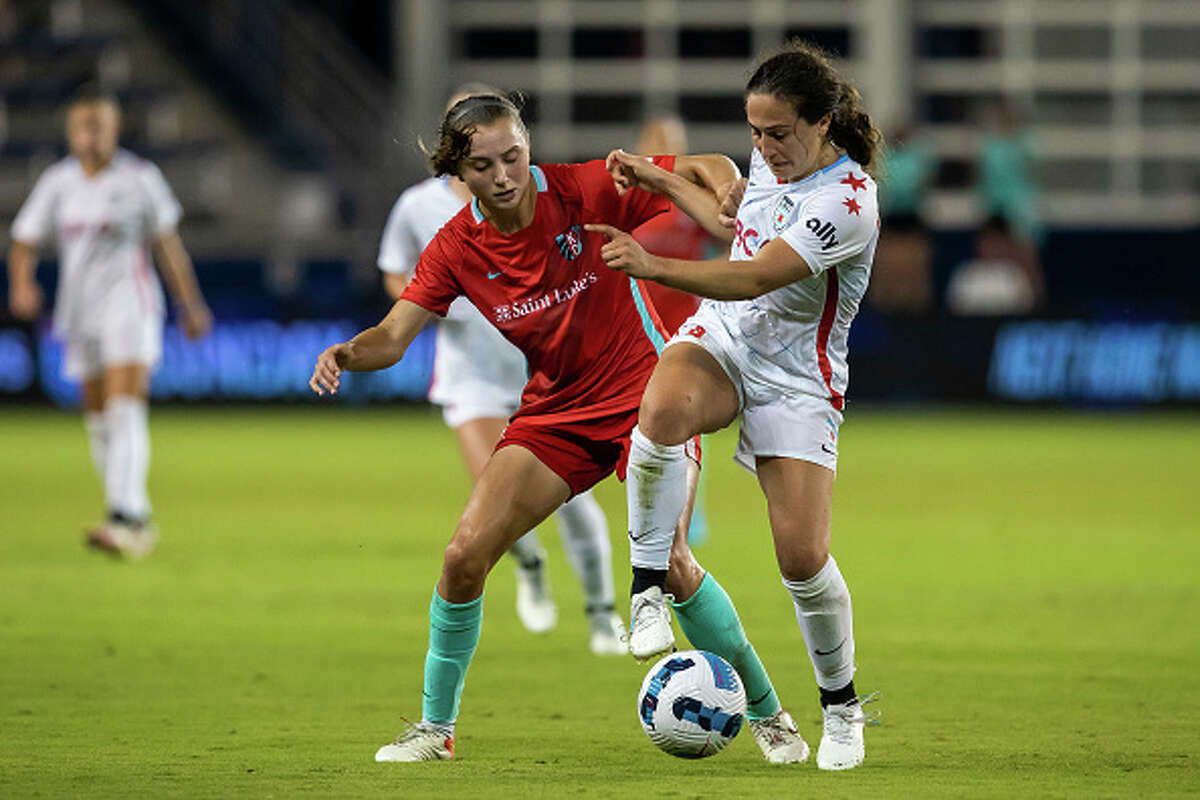 Chicago Red Stars midfielder Danielle Colaprico attempts to get the ball from Kansas City Current defender Kate Del Fava during a June 18 match.