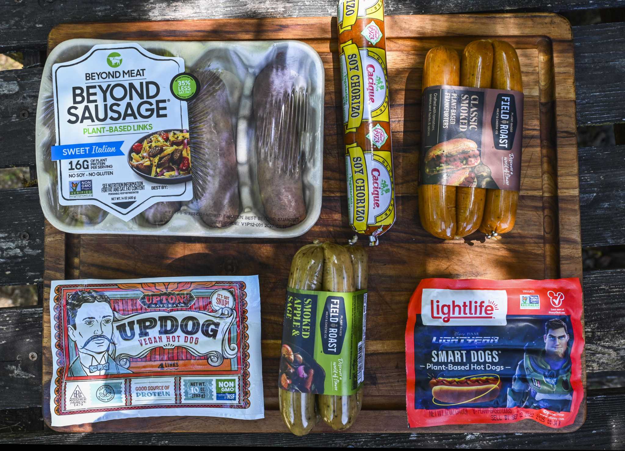 Best vegan hot dogs and sausages from H-E-B and Whole Foods - Vimarsana News