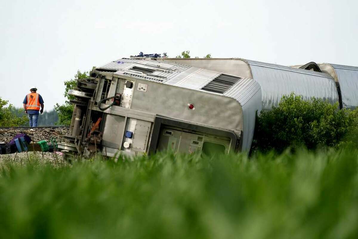 What we know about the deadly Amtrak train derailment in Missouri