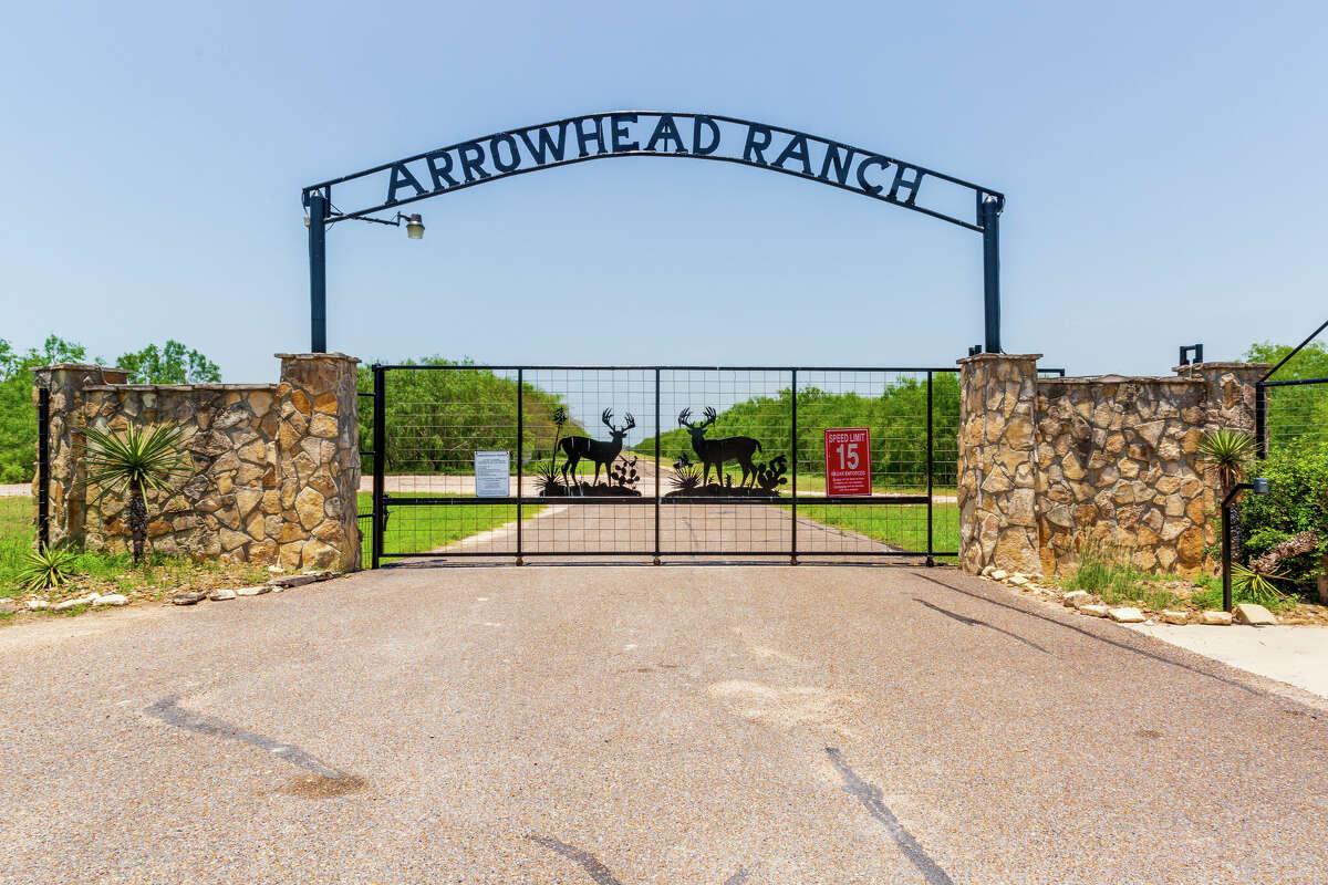 Arrowhead Ranch, a nearly 10,000-acre South Texas property with Houston ties, recently hit the market for a whopping $29,750,000. Located in Edinburg, Texas, the property once belonged to the late Lloyd Bentsen, a Houston businessman and four-term senator who served as U.S. Secretary of Treasury under President Bill Clinton.