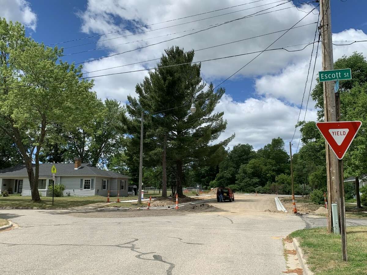 With the extension of Rust Avenue in Big Rapids, the intersection at Rust Avenue and Escott Street will become an all-way stop in place of the current yield.