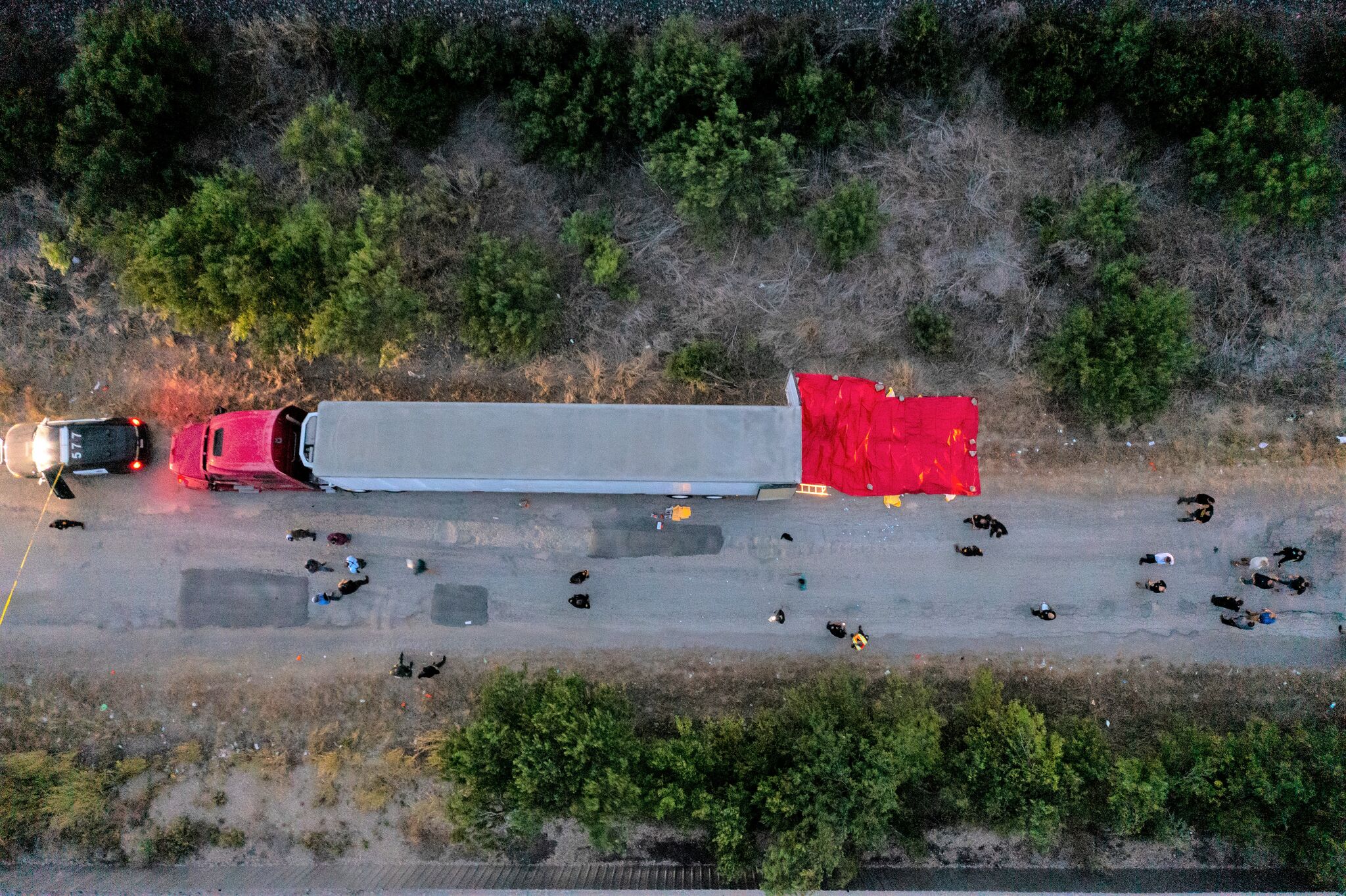 'These deaths are on Biden': Gov. Abbott, Texas leaders react to 50 migrants found dead - Vimarsana News