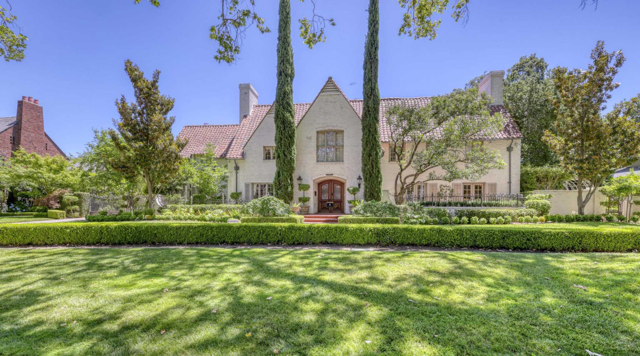 Famous California home once owned by Ronald Reagan hits the market for just under $5 million - Vimarsana News