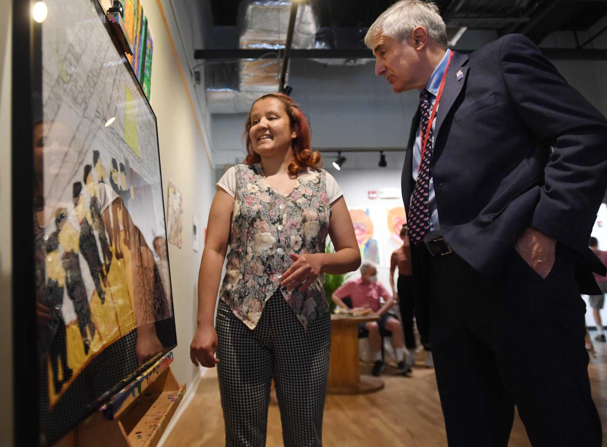Kennedy Center artist brightens Bridgeport's Homes for the Brave - Vimarsana News