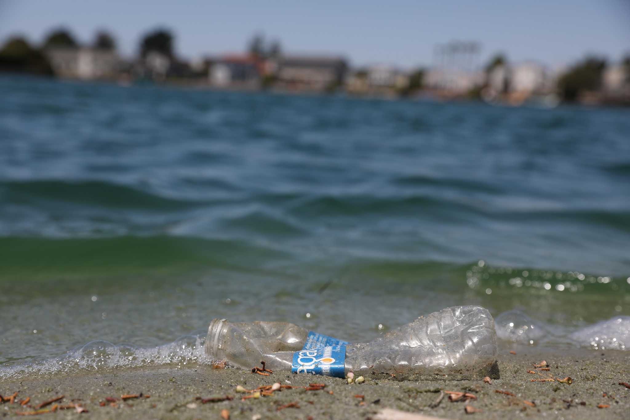 California lawmakers pass major plastic-reduction measure after years of thwarted attempts - Vimarsana News
