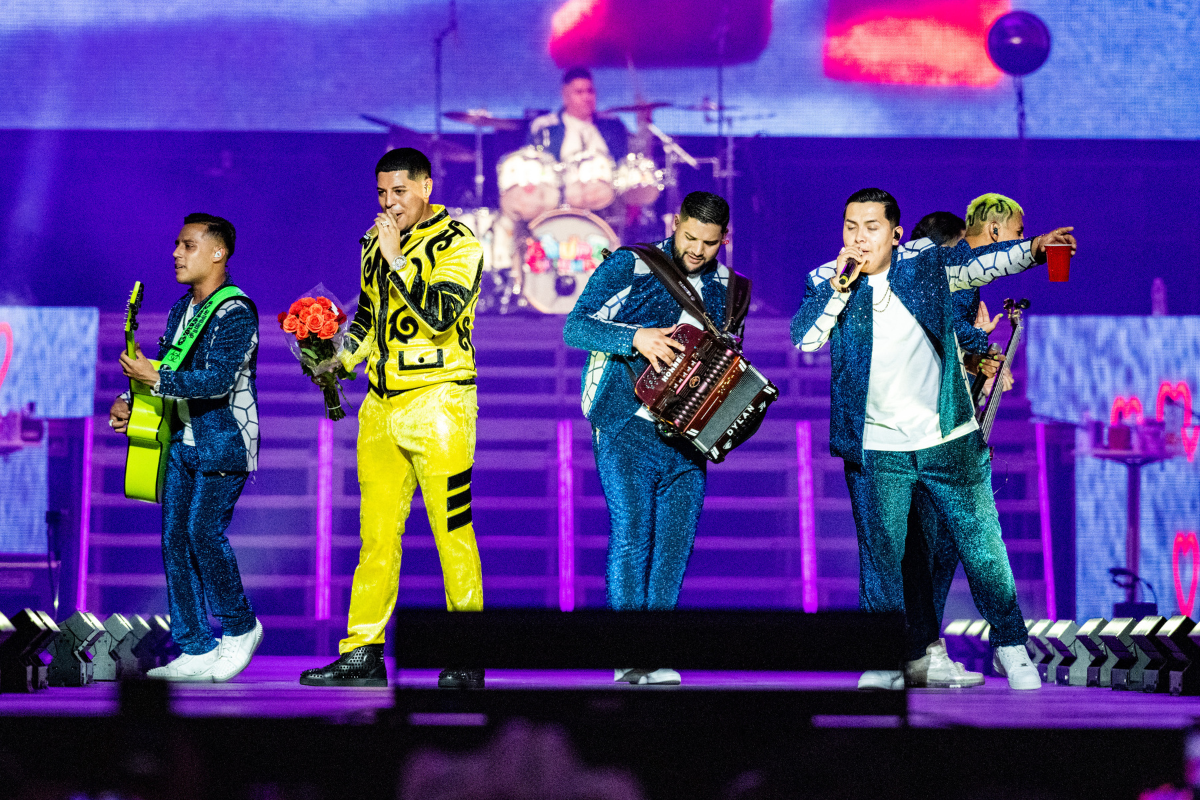 \ud83d\udcf8 | Grupo Firme at NRG Stadium