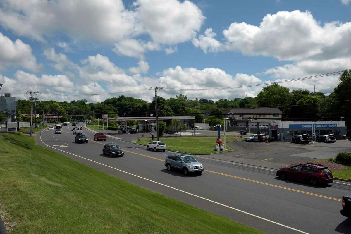 Traffic and commercial businesses on Lake Avenue Ext at Exit 4 of I-84 on the west side of Danbury. Thursday, June 23, 2022, Danbury, Conn.