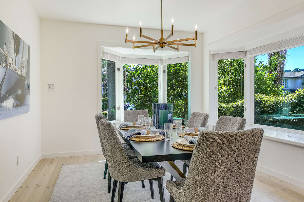 The dining room at 79 St. Thomas.