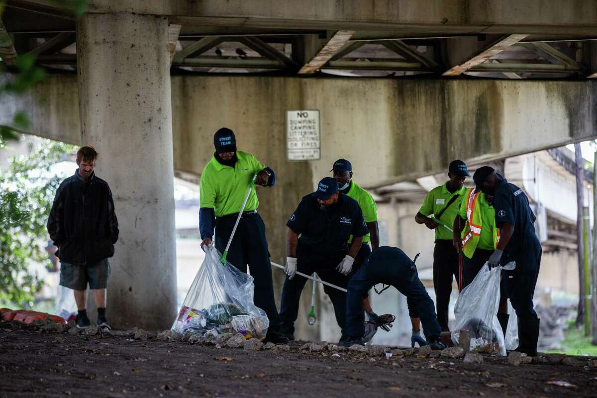 Houston to pay contractor 7 million to clean homeless encampments