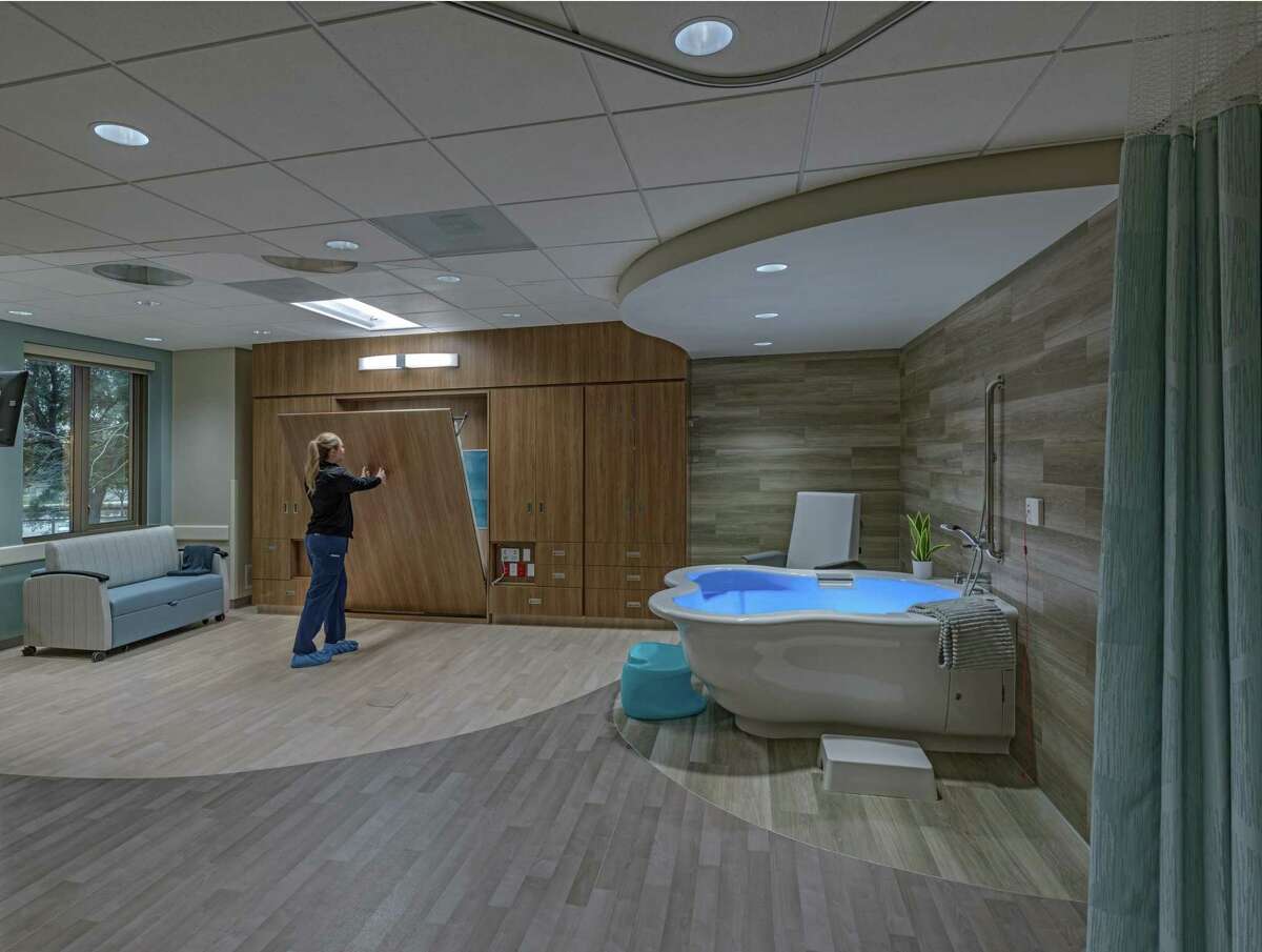 Houston hospital's lowintervention suites for natural births