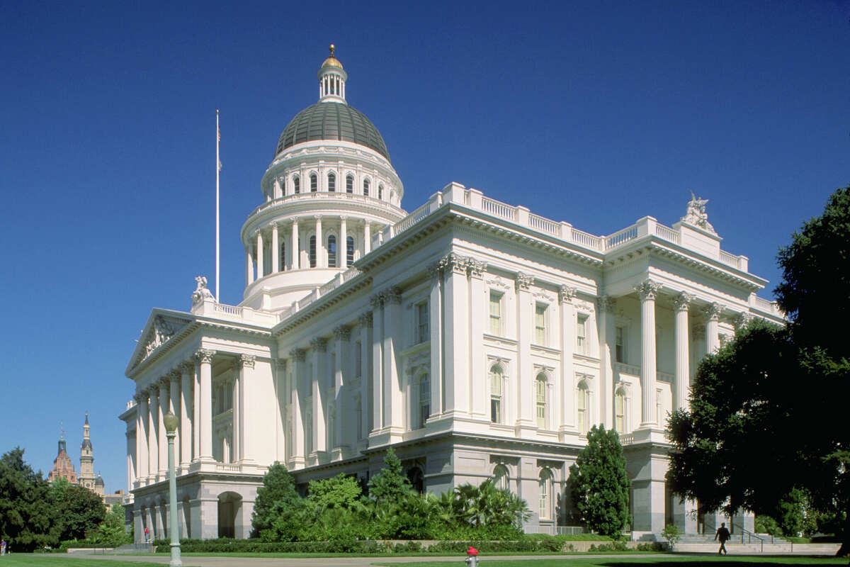 The state Capitol building in Sacramento, Calif. The state's proposed budget includes an item that incentivizes companies in red states to relocate jobs to California. 