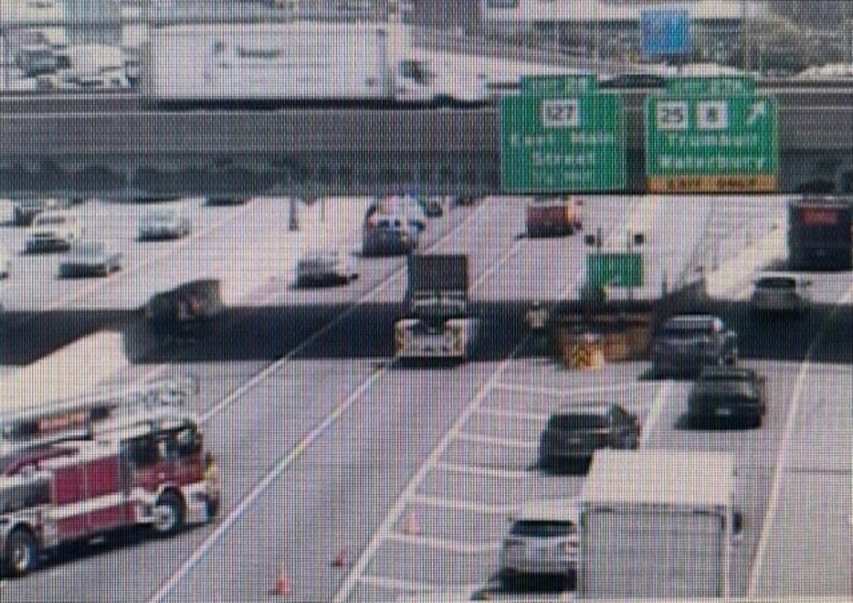 I95 northbound in Bridgeport reopens after crash, DOT says