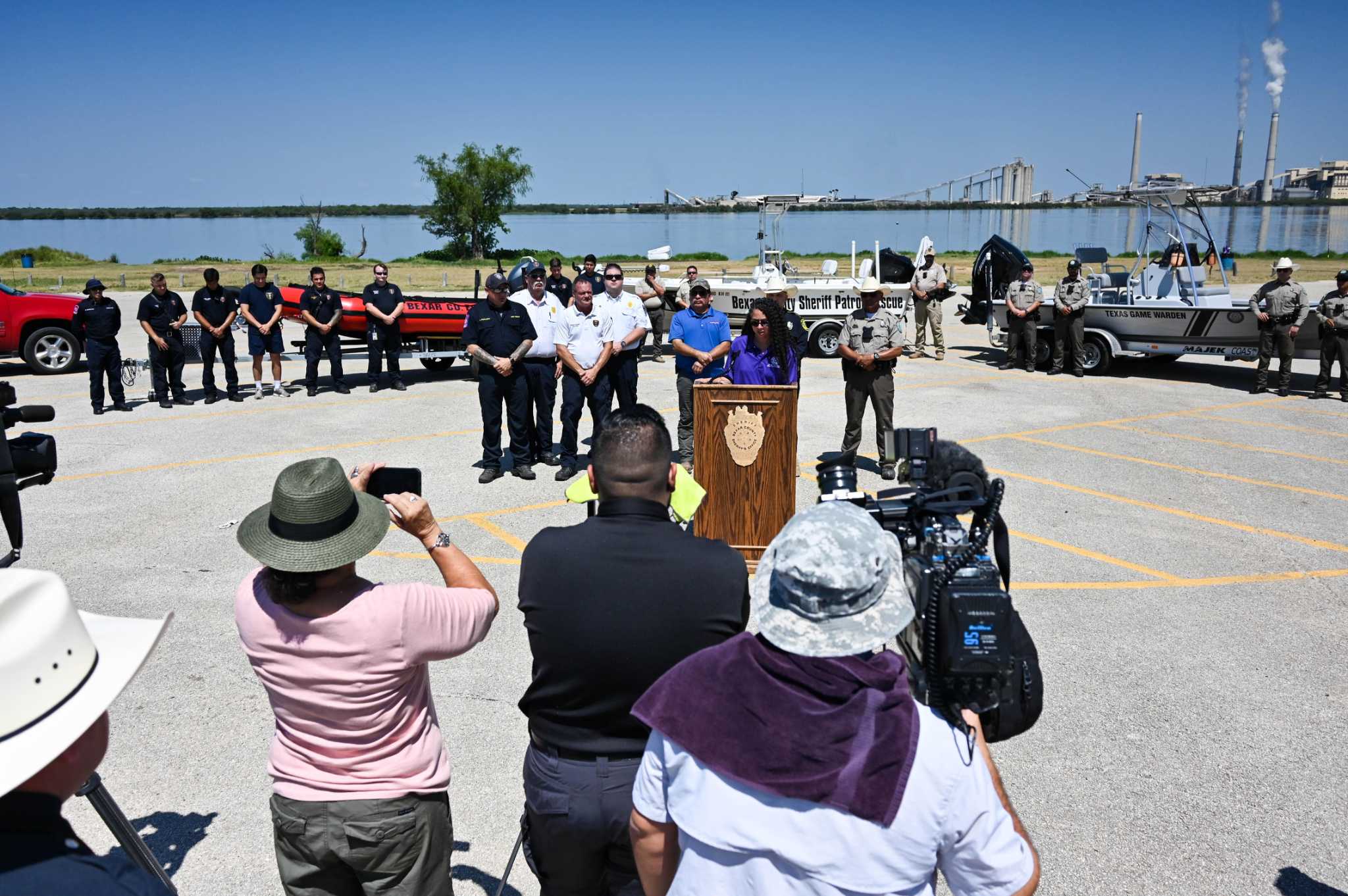 Bexar County Sheriff gets his boat a year after squabble - Vimarsana News