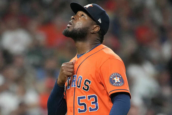 Astros star Yordan Alvarez back in lineup after breathing scare