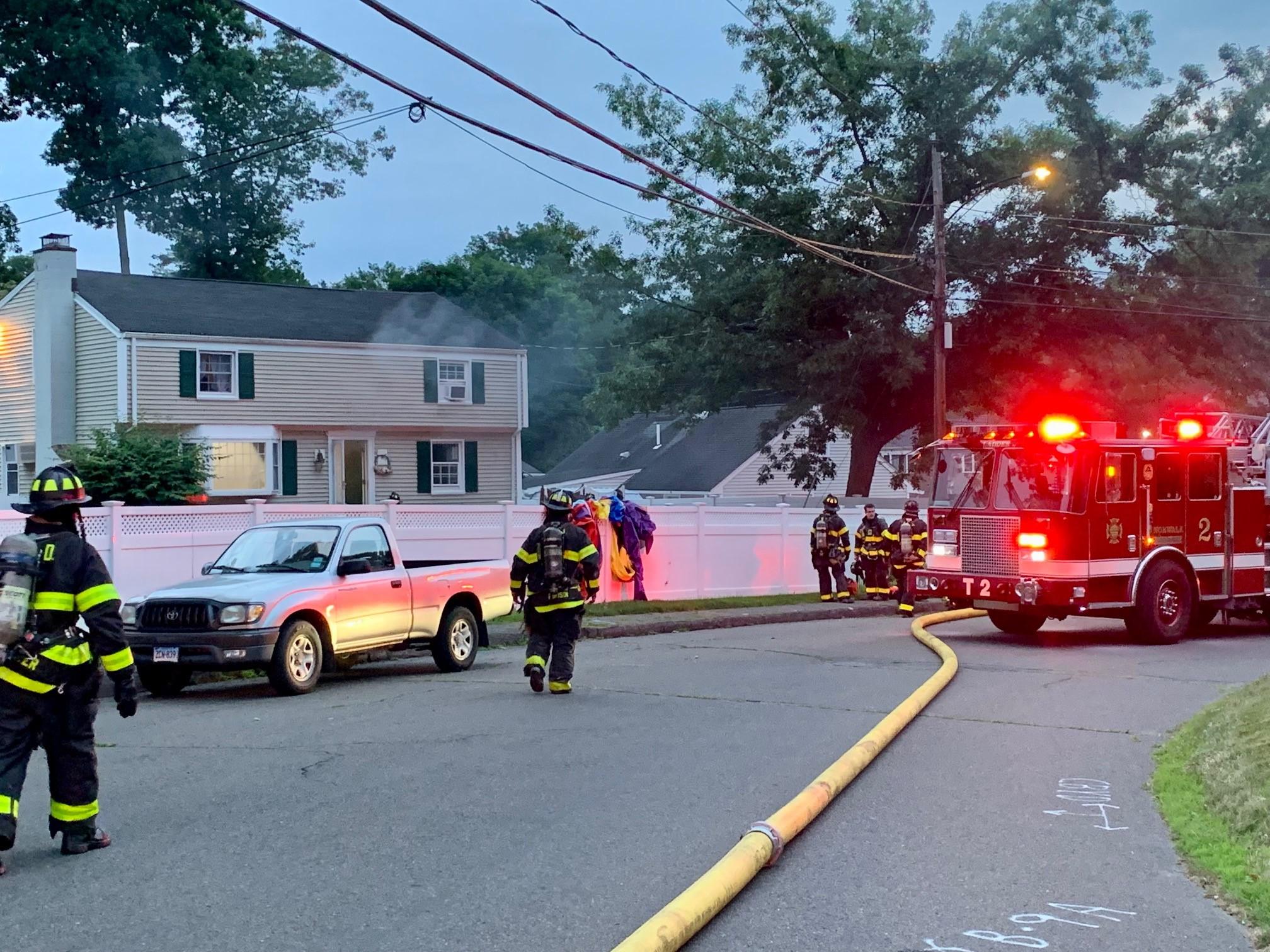 Firefighters extinguish back-to-back house fires in Norwalk - Vimarsana News