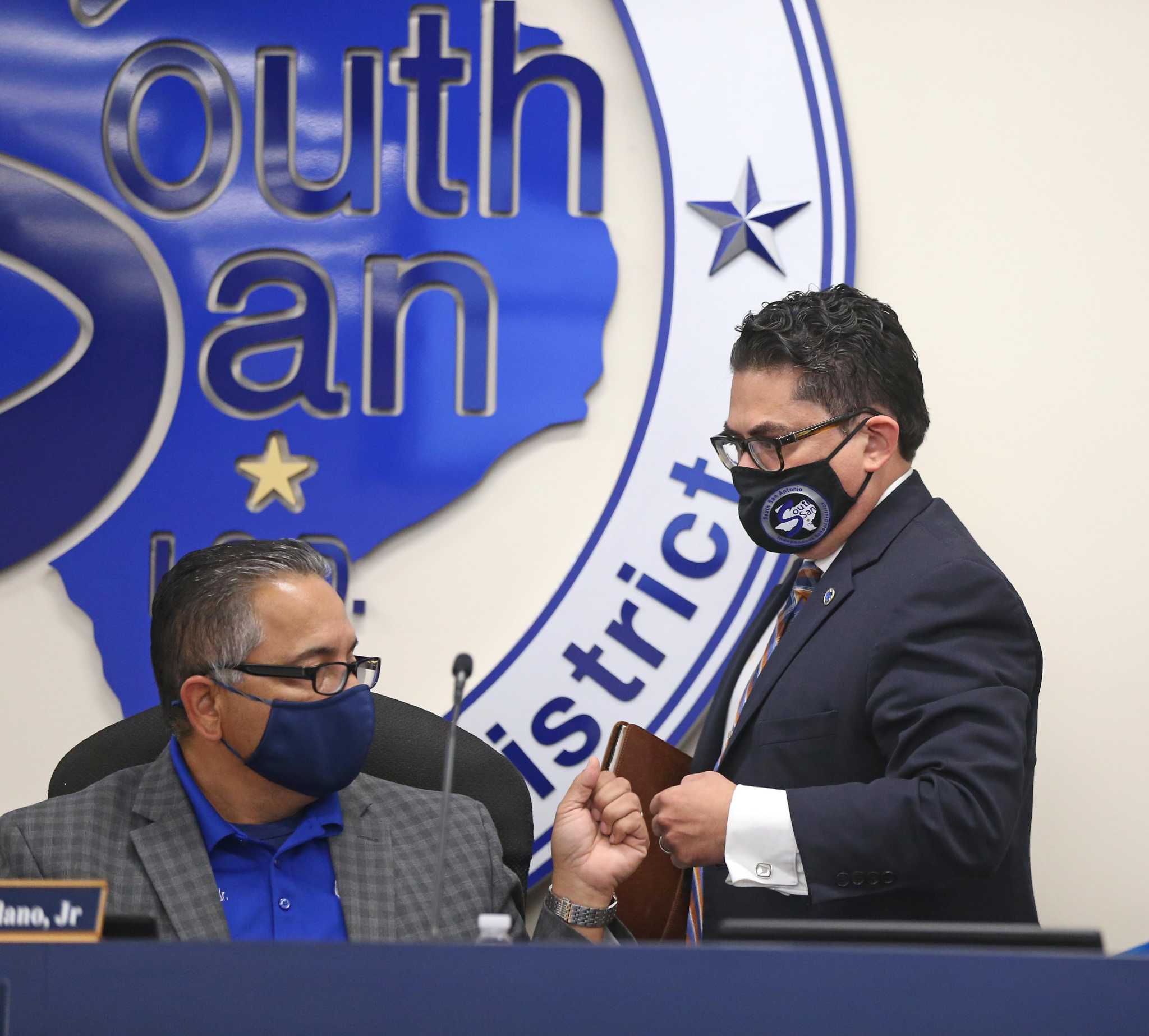 South San ISD board ends feud with superintendent — now at TEA - Vimarsana News
