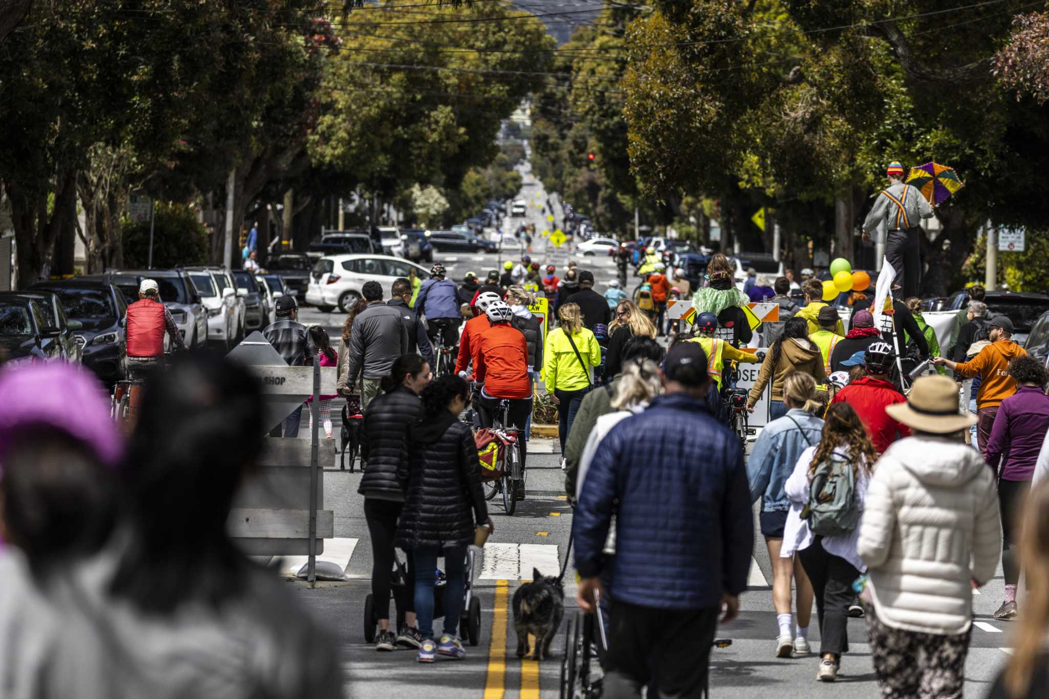 'Slow street' debate divides S.F. neighborhood, with one side blaming Mayor Breed - Vimarsana News