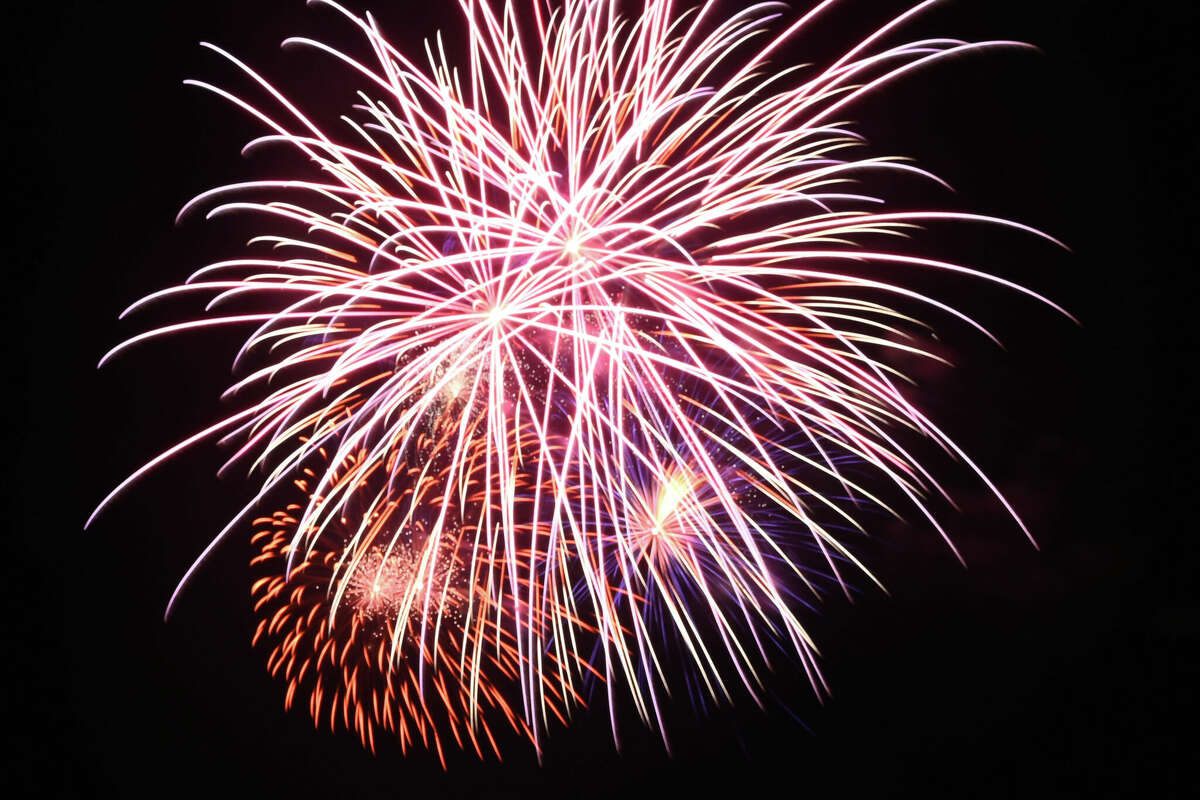The Fairfield fireworks were held in the Penfield and Jennings Beach area on Sunday, July 3, 2022. Were you SEEN?