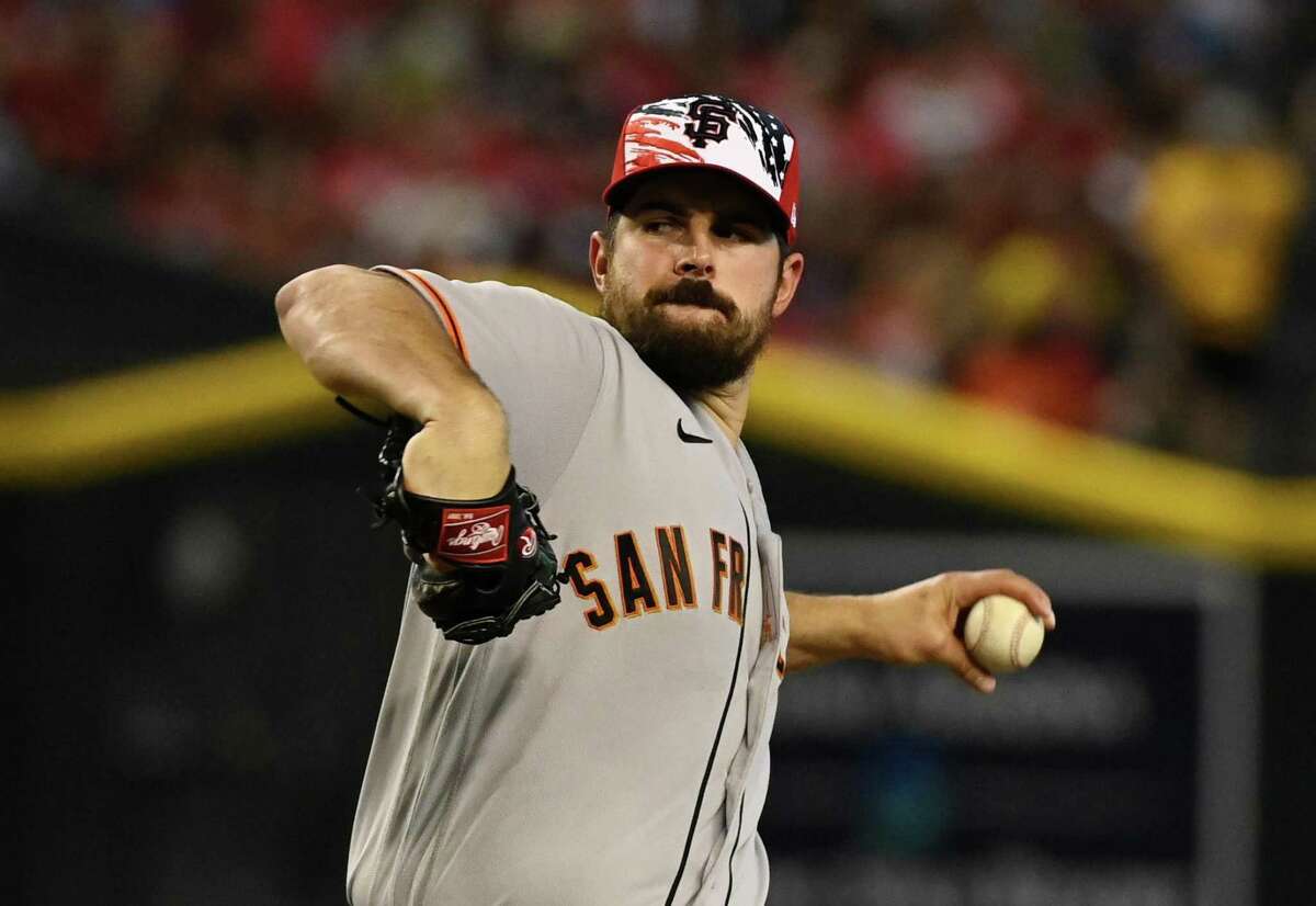 Mauricio Llovera of the San Francisco Giants pitches in the top of News  Photo - Getty Images