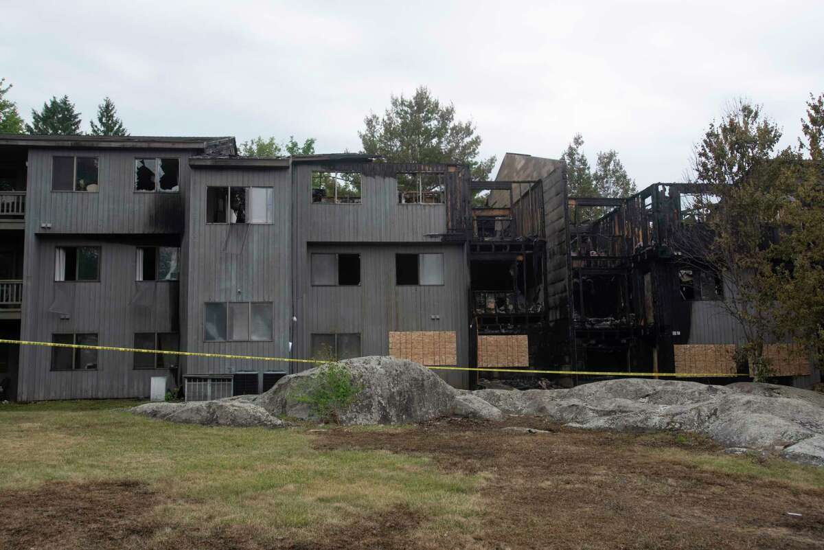 Massive Halfmoon blaze forces tenants to leap from window