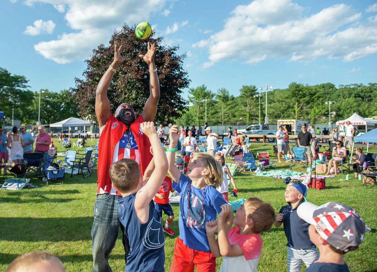 Photos Wilton’s Fourth of July fireworks return