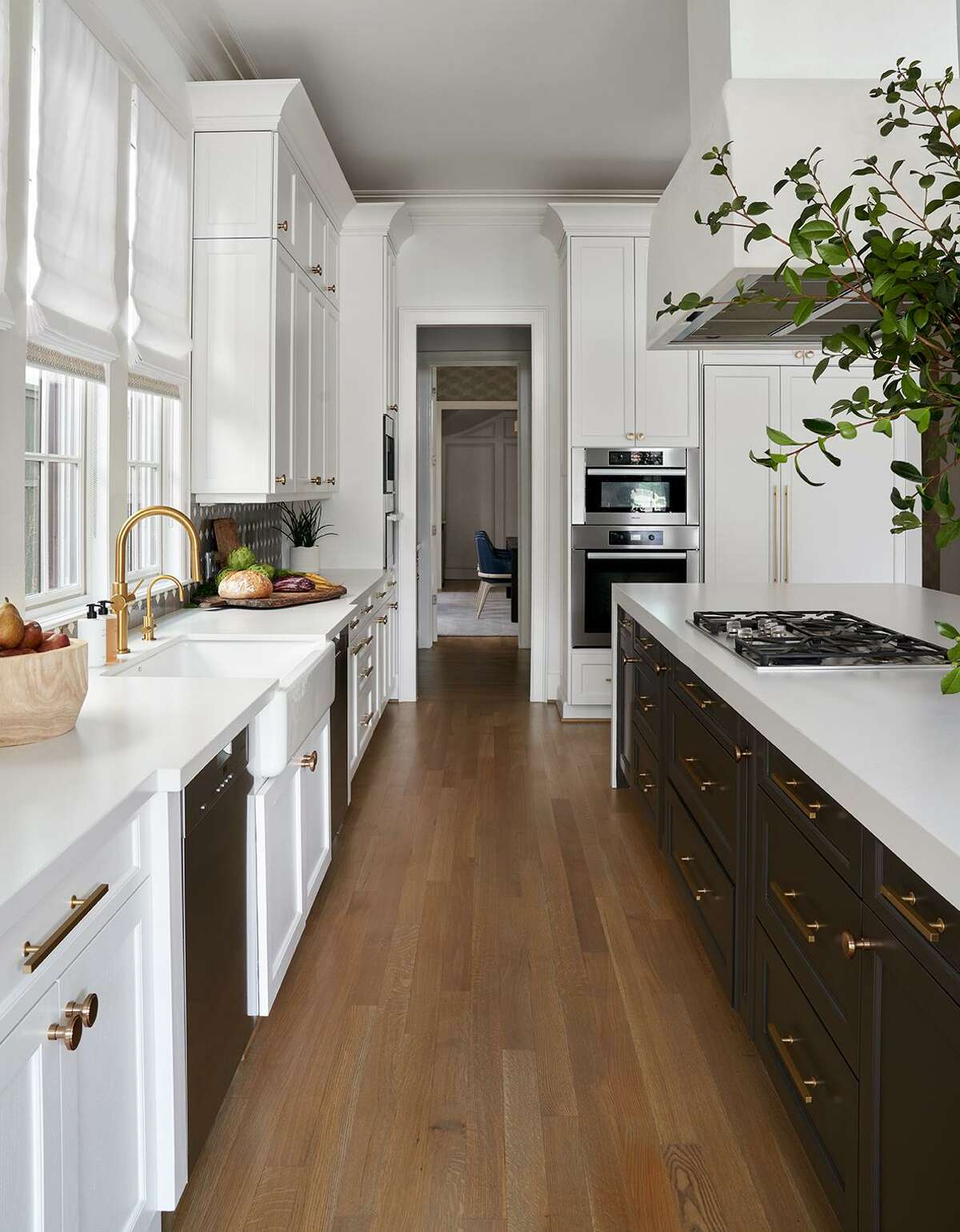 Black and white provide high contrast in the kitchen.
