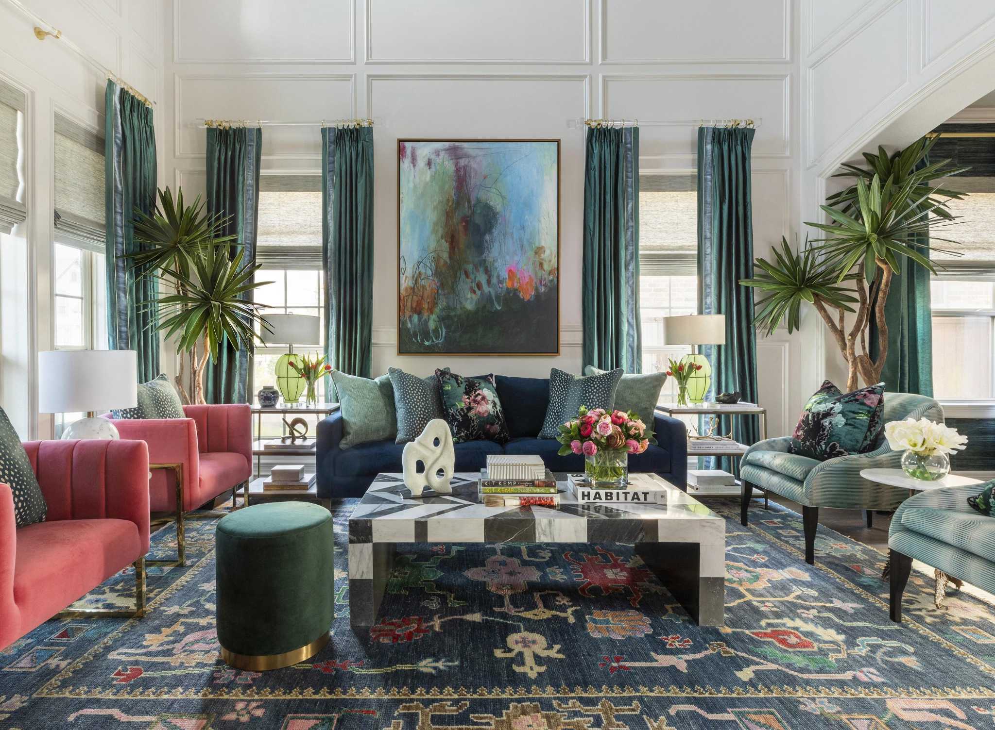 A Katy home’s drab living space is updated with color, design