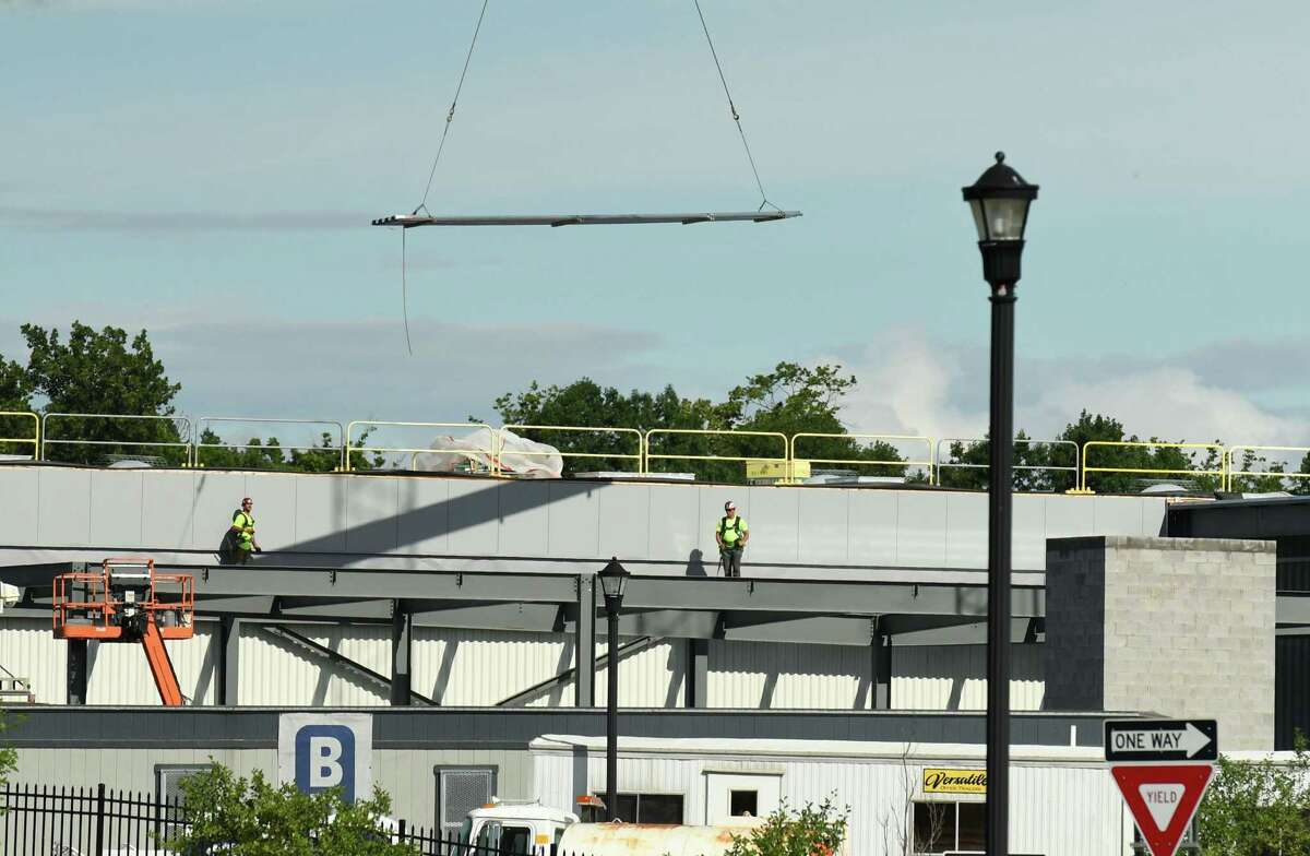 As new Slingerlands facility nears completion, revenue at Plug Power on